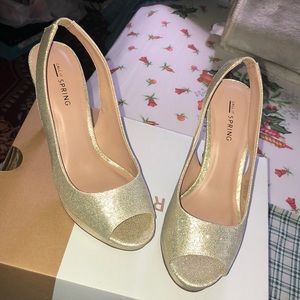 Golden Sparkly Pumps